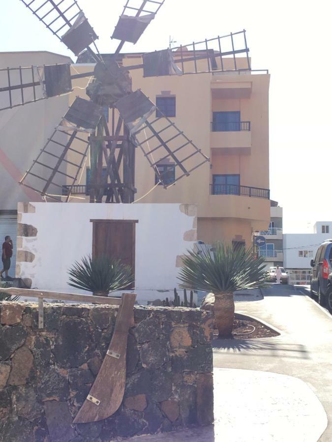 Calle Eusebio Carballo Estévez Corralejo Exterior foto